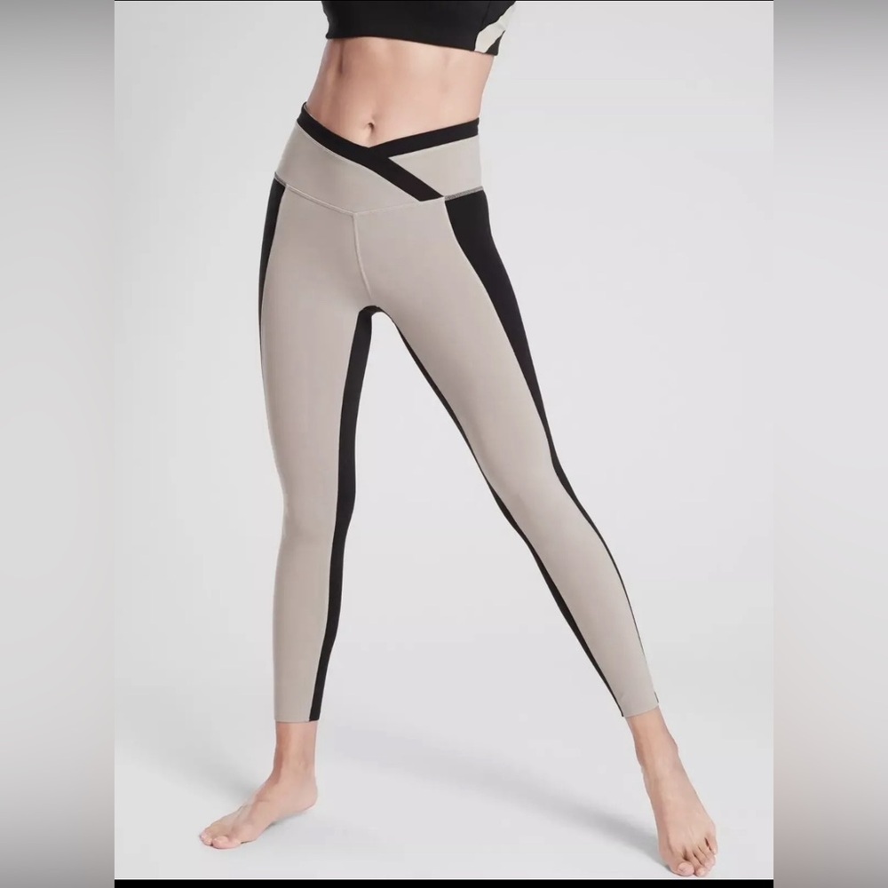 Athleta Chroma  Tight in Powervita, Black/ Quail Beige SIZE XS